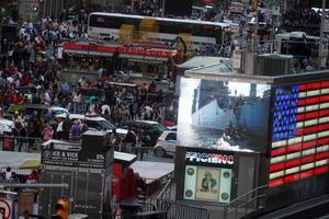 Nueva York, Estados Unidos - 25 de mayo de 2018 - Times Square lleno de gente foto