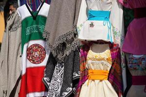 poncho vestido tradicional mexicano foto