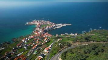 Port ville et bleu paysage marin dans jour dans été video