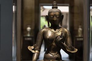 ancient buddah statue photo
