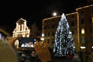 chiavari histórica ciudad medieval luces de la calle para navidad foto