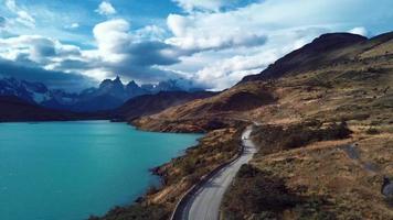 bellissimo aereo panorama di torres del paine parco nel chile video