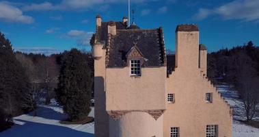 antenne visie van aboyne kasteel in Schotland video