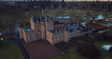 aérien vue de glamour Château dans Écosse video