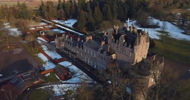 Antenne Aussicht von Glamis Schloss im Schottland video