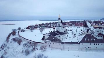 antenne visie van sviyazhsk eiland, bezienswaardigheden van Rusland video