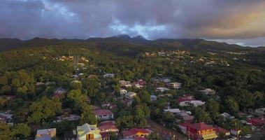 landschappen van de eiland van Guadeloupe Bij zonsondergang video