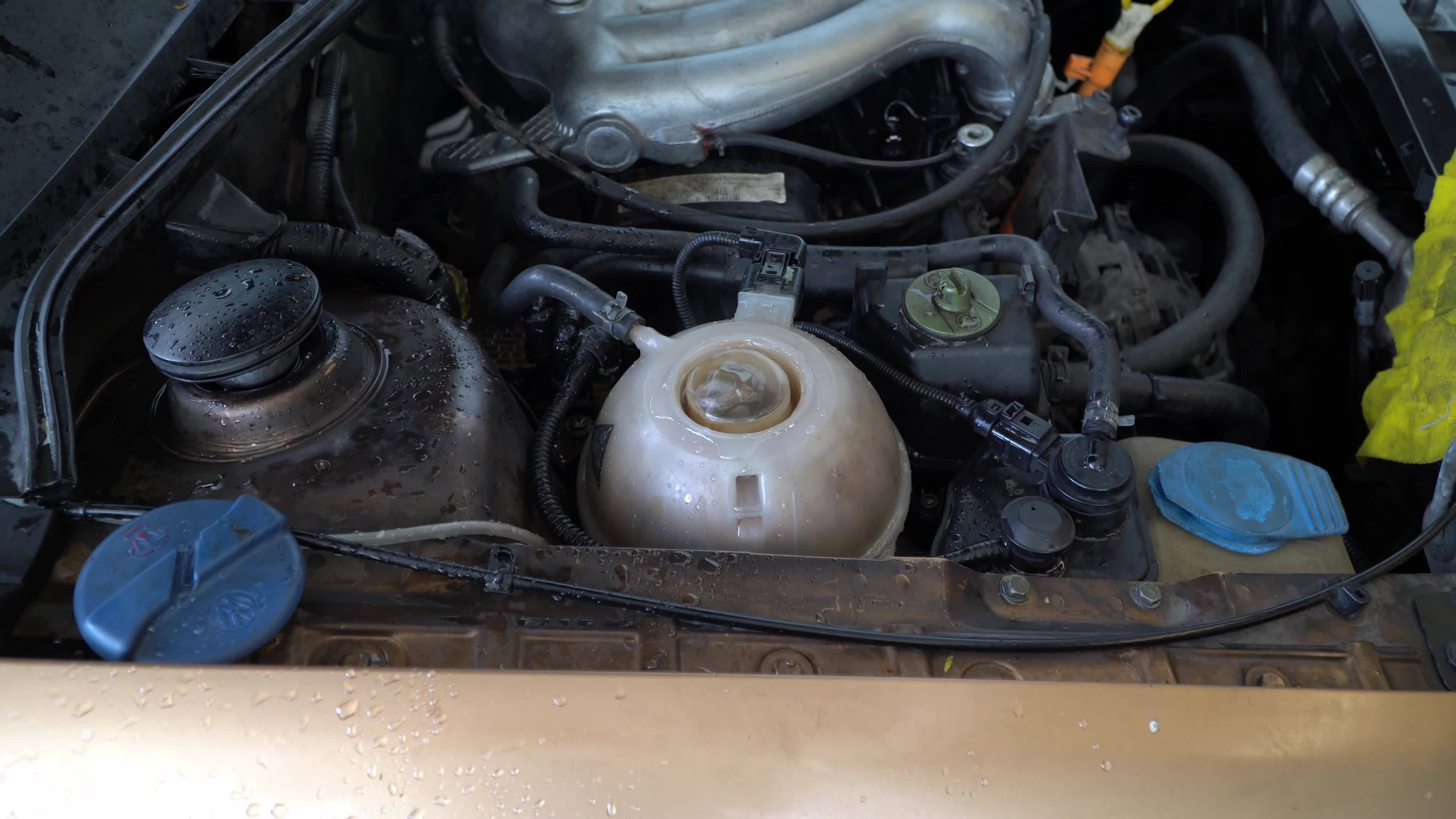 car overheating causes the radiator to boil. 20308723 Stock Video at