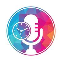 plantilla de diseño de logotipo de vector de tiempo de podcast. icono de diseño de logotipo de vector de reloj de micrófono.