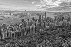 hong kong ver el paisaje urbano en blanco y negro foto