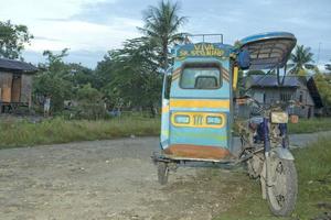 tuk tuk transporte foto