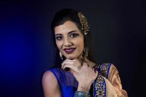 retrato de sonriente hermosa indio muchacha. foto