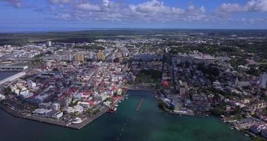 aéreo puntos de vista de pointe-à-pitre, guadalupe isla video