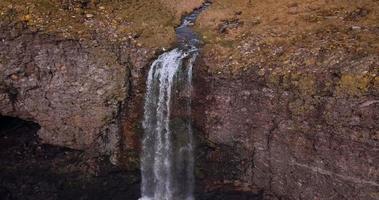 aéreo Visão do Escócia fowlsheugh, natural paisagens video