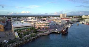 aereo Visualizza di centro città di ponte, barbados video