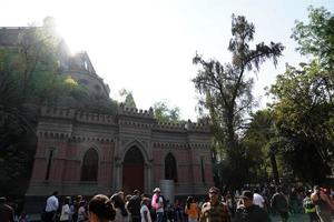 ciudad de méxico, 3 de febrero de 2019 - parque de la ciudad de chapultepec lleno de gente el domingo foto