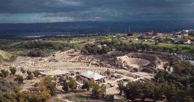 Haut vue de le ancien scythopolis dans beit shean, Israël video