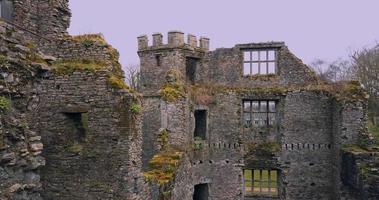 ruines de moelleux Château dans Irlande video