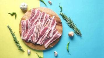 Top view of raw meat on chopping board on a chopping board video