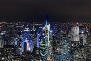 panorama de la vista nocturna de nueva york foto