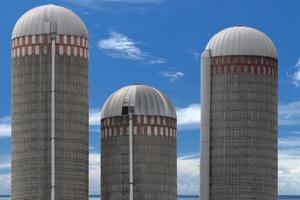 grain metallic silo photo