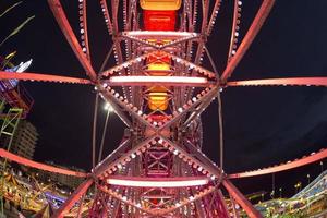 divertido justa carnaval luna parque panorámico rueda foto