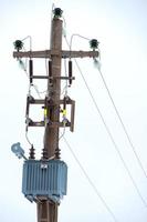 Conector de líneas de energía eléctrica foto