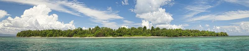 Siladen turquoise tropical paradise island photo