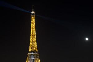 Tour Eiffel at night photo
