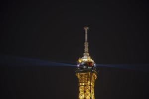 Tour Eiffel at night photo