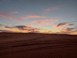 Desierto paisaje con cielo foto