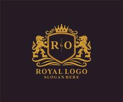 plantilla de logotipo de lujo real de león de letra ro inicial en arte vectorial para restaurante, realeza, boutique, cafetería, hotel, heráldica, joyería, moda y otras ilustraciones vectoriales. vector