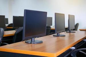 The computer classroom is a learning resource within the school. so that students can learn and increase their skills in information technology, computers and information search. photo