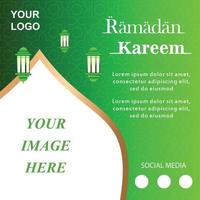 Ramadán instagram enviar colección modelo con blanco espacio para tu fotos vector