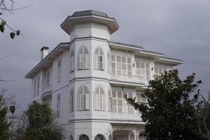 antiguo edificio en buyuk ada, Estanbul, turkiye foto