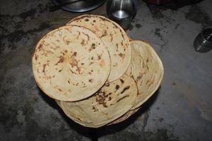 bajará Roti es tradicional comida en indio pueblo foto