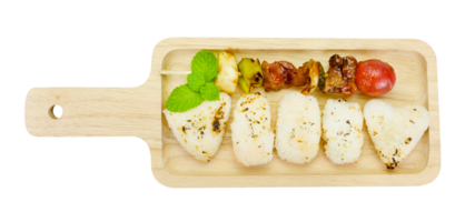 grillspett av blandad kött och grönsaker med grillad ris isolerat png