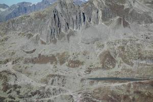 senderismo en los alpes suizos foto