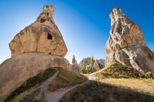 hermoso paisaje montañoso de capadocia foto