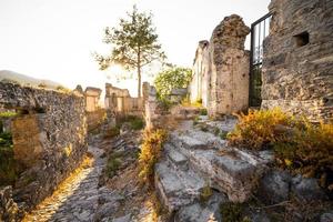 abandonado fantasma pueblo kayakoy en turco foto