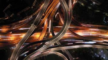 noche movimiento ligero sendero de coche tráfico a autopista video