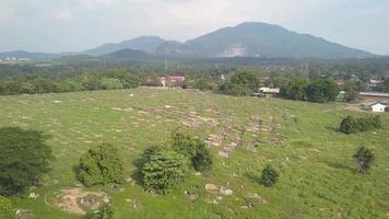 aéreo mosca terminado chino cementerio video