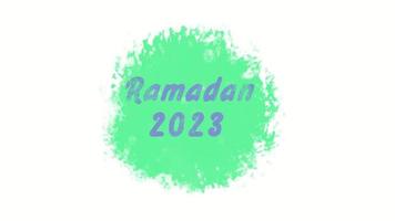 Ramadan 2023 intestazione con Filatura verde struttura contro bianca sfondo per alfa canale video