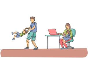 dibujo de línea continua única del trabajo de mamá joven escribiendo en la computadora portátil y papá jugando con su hija en casa. concepto de crianza de los hijos de familia feliz. Ilustración de vector de diseño de dibujo de una línea de moda