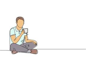 un dibujo de línea continua de un joven trabajador atractivo feliz sentado en el suelo mientras sostiene una taza de café y piensa algunas ideas. Beber té concepto diseño gráfico ilustración vectorial vector