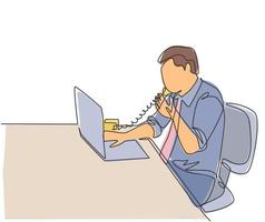 un dibujo de línea continua de un joven programador que responde a una llamada telefónica usando un teléfono analógico para pedirle lenguaje de codificación a su amigo en la oficina. Ilustración de vector de diseño de dibujo de línea única de concepto de programación