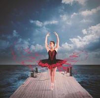 bailarín en un flotante muelle foto