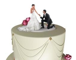 Funny wedding cake photo