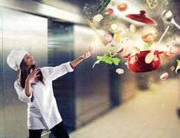 magia cocinero Listo a cocinar un nuevo plato foto