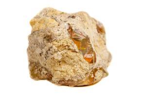 macro ópalo mineral Roca en rock en blanco antecedentes foto